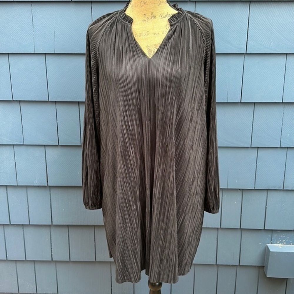 🖤🖤🖤Banana republic dress, black, accordion style material lined XS NWT